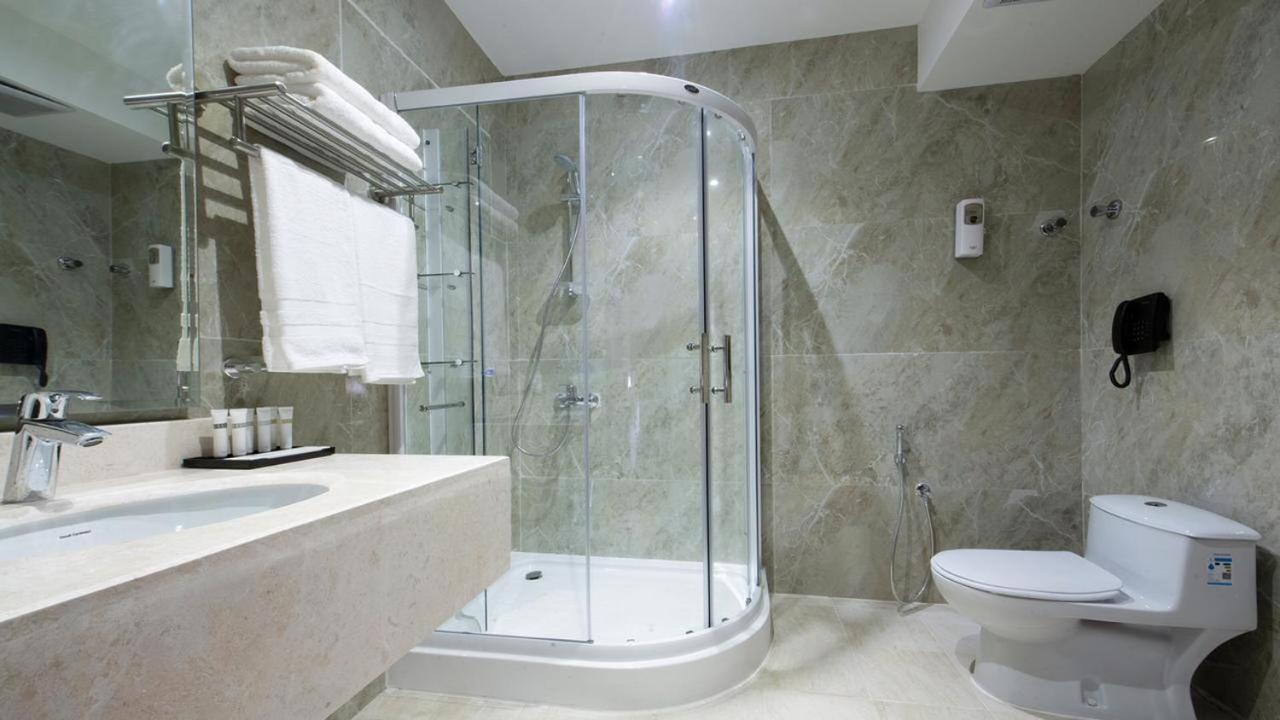 Golden Dream Hotel 카미스무샤야트 외부 사진