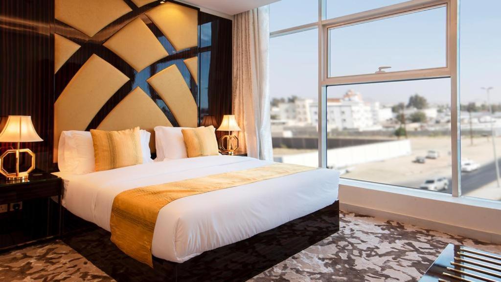 Golden Dream Hotel 카미스무샤야트 외부 사진