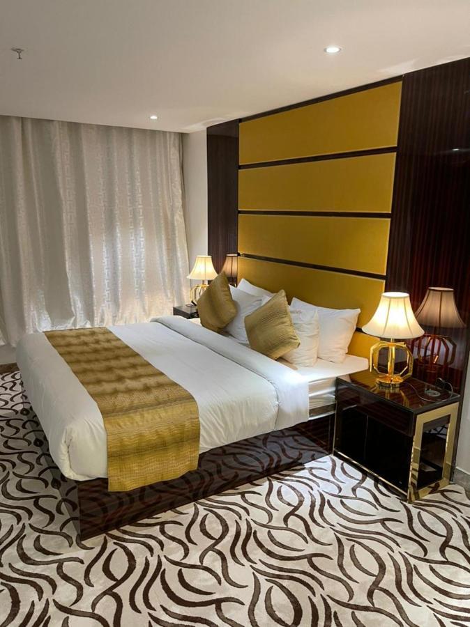 Golden Dream Hotel 카미스무샤야트 외부 사진