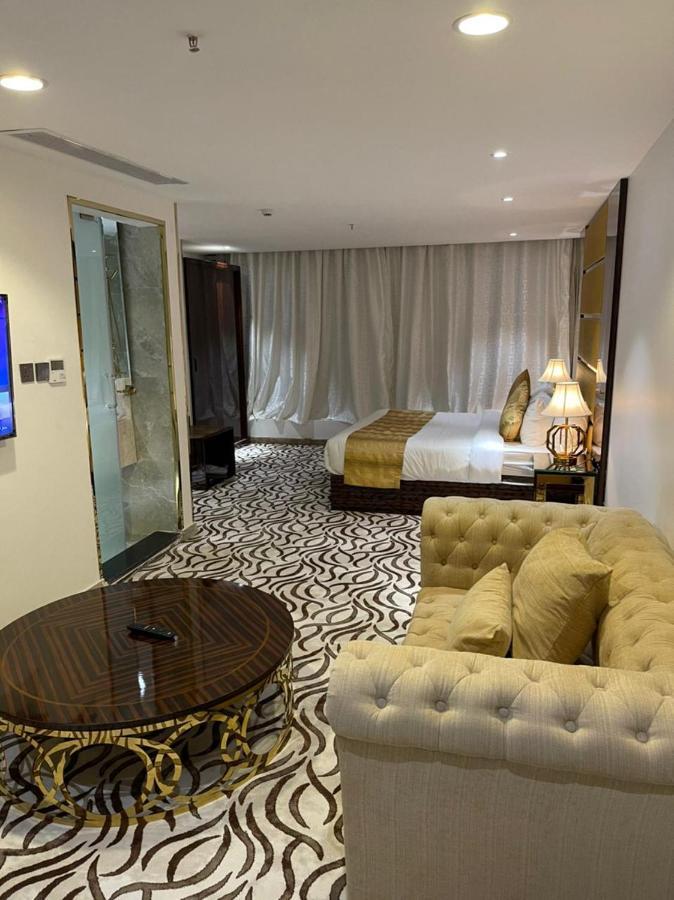 Golden Dream Hotel 카미스무샤야트 외부 사진
