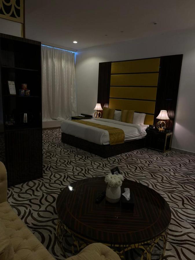 Golden Dream Hotel 카미스무샤야트 외부 사진