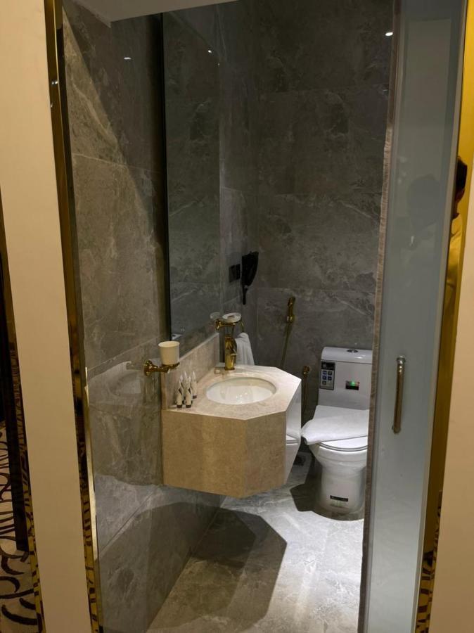 Golden Dream Hotel 카미스무샤야트 외부 사진