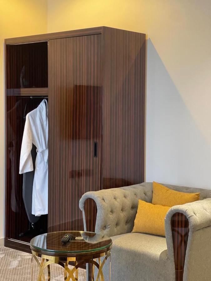 Golden Dream Hotel 카미스무샤야트 외부 사진