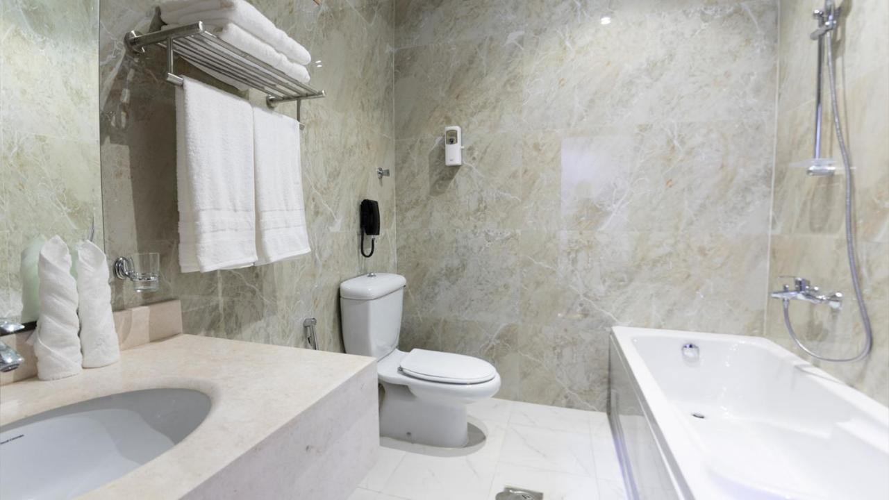 Golden Dream Hotel 카미스무샤야트 외부 사진
