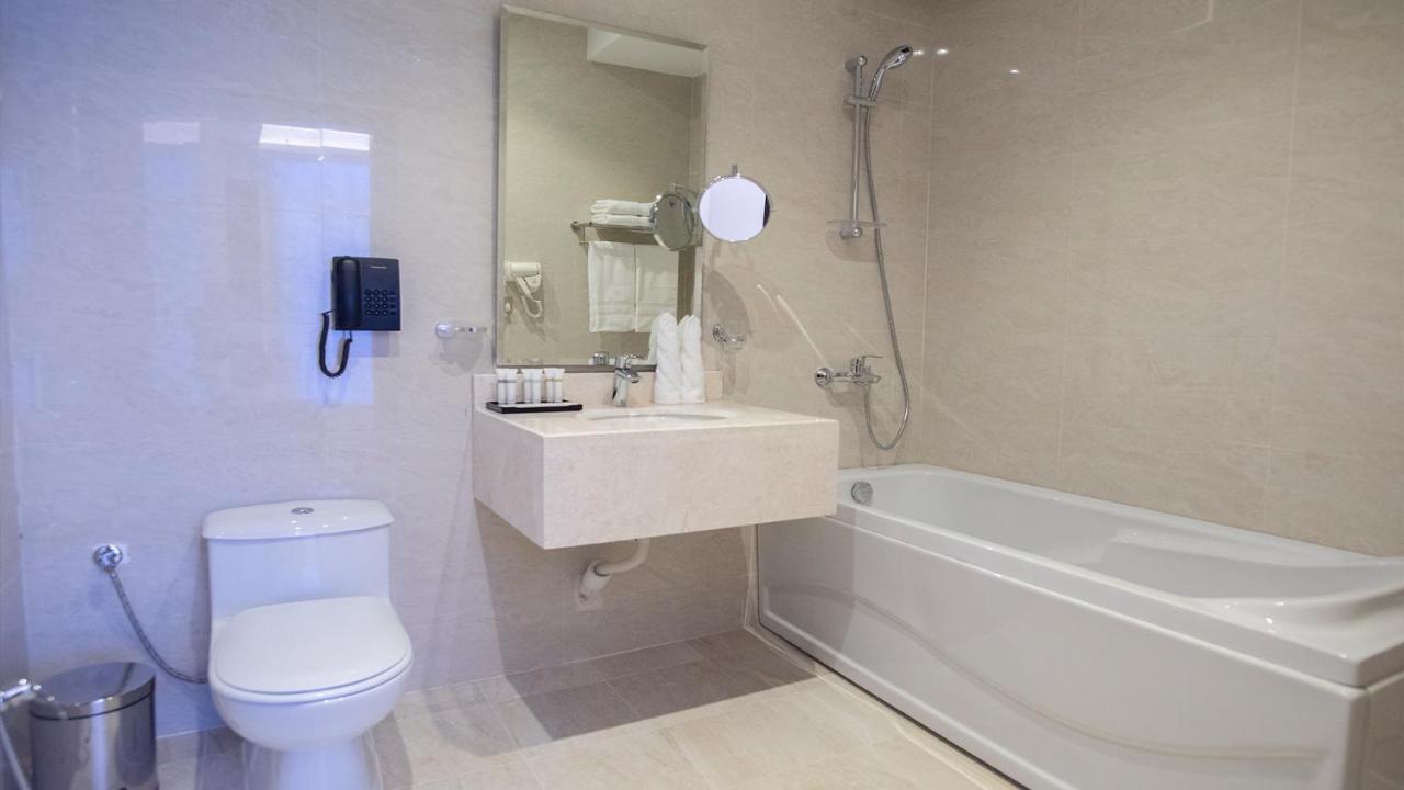 Golden Dream Hotel 카미스무샤야트 외부 사진