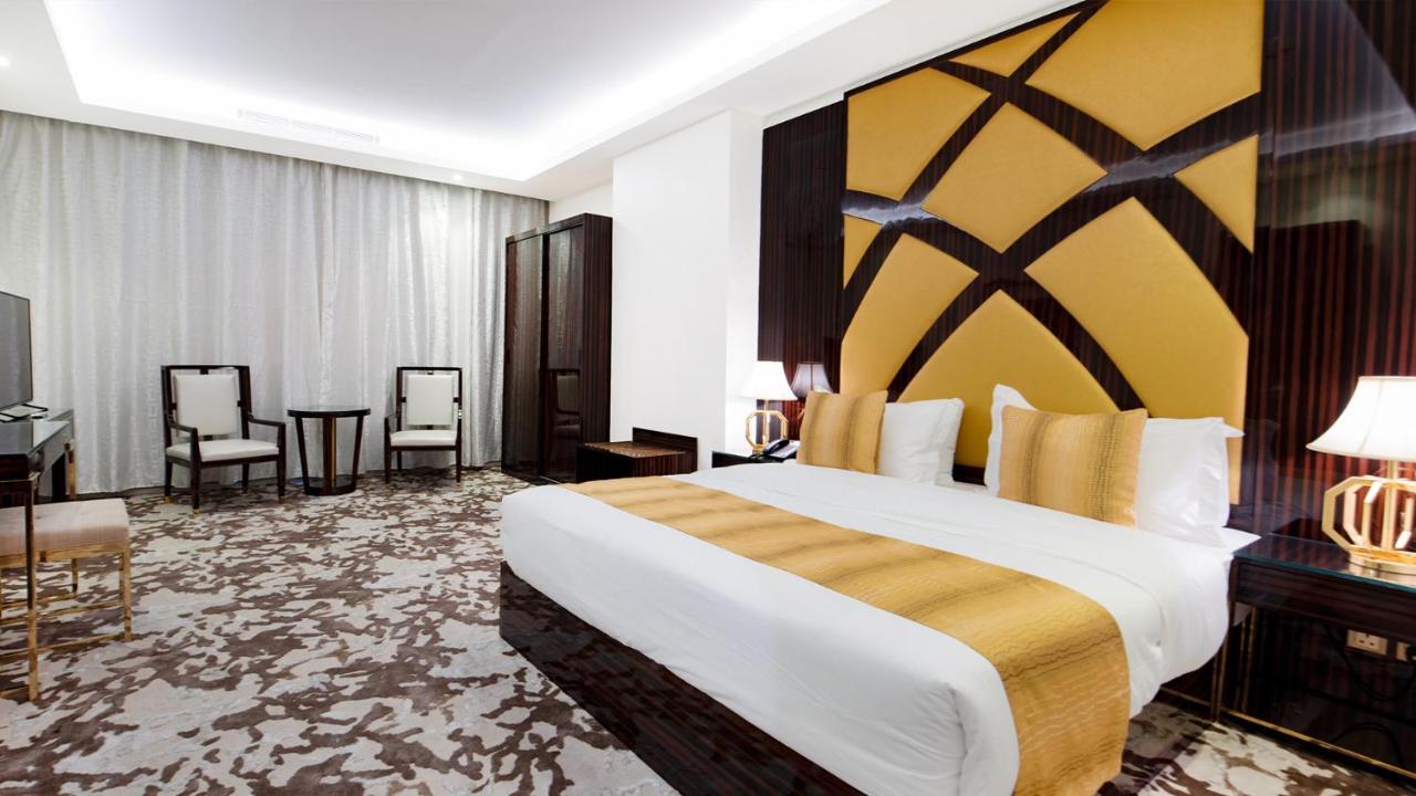 Golden Dream Hotel 카미스무샤야트 외부 사진