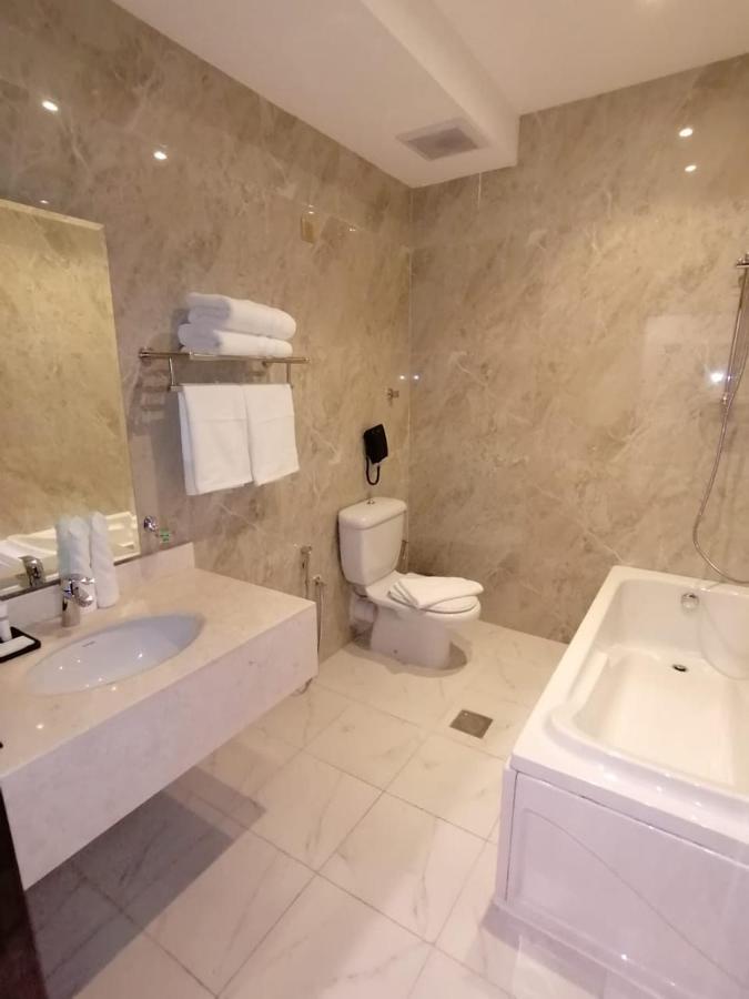 Golden Dream Hotel 카미스무샤야트 외부 사진